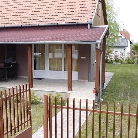 Vadszolo Apartman Балатонмаріафюрде Екстер'єр фото